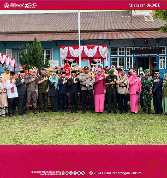 Upacara Bendera Peringatan Hari Pendidikan Nasional Tahun 2024